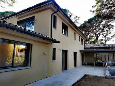Saint Tropez - Prestataire bancaire - Expert. garanties